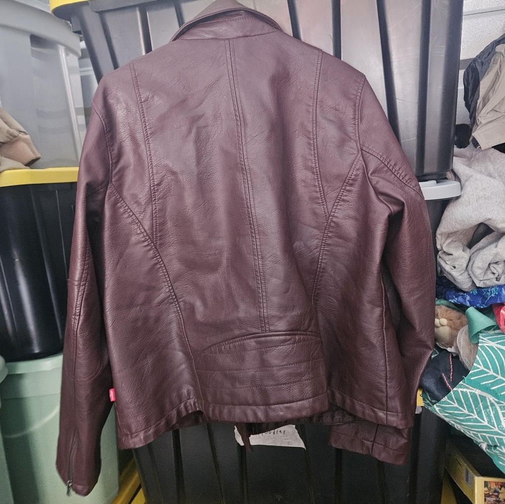 Levi’s Jacket Women’s Burgundy Faux Leather Motorcycle Moto Biker Zip Up Size 1x - Picture 3 of 6